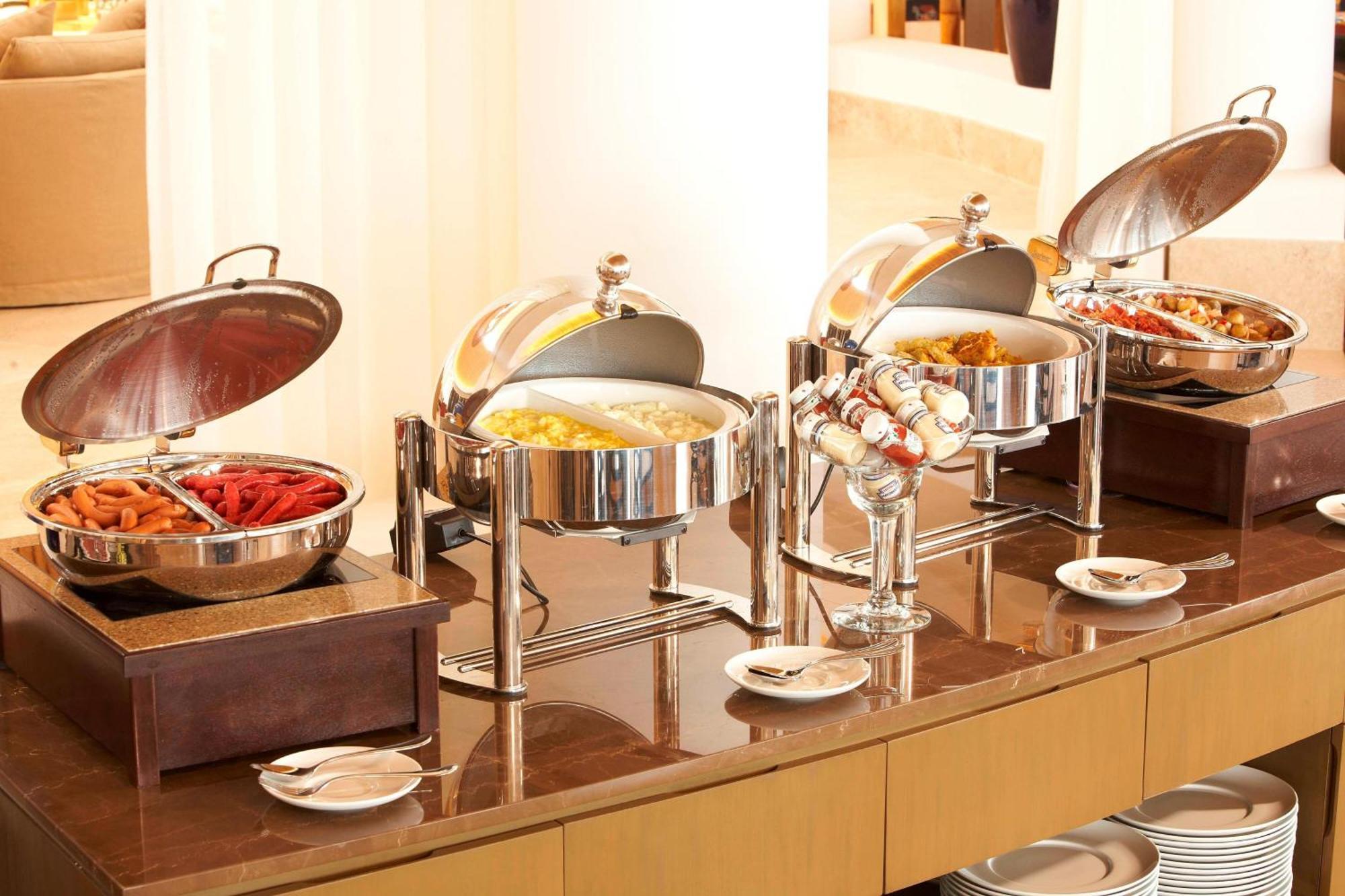 Hotel Paracas, A Luxury Collection Resort, Paracas Ngoại thất bức ảnh A selection of chafing dishes