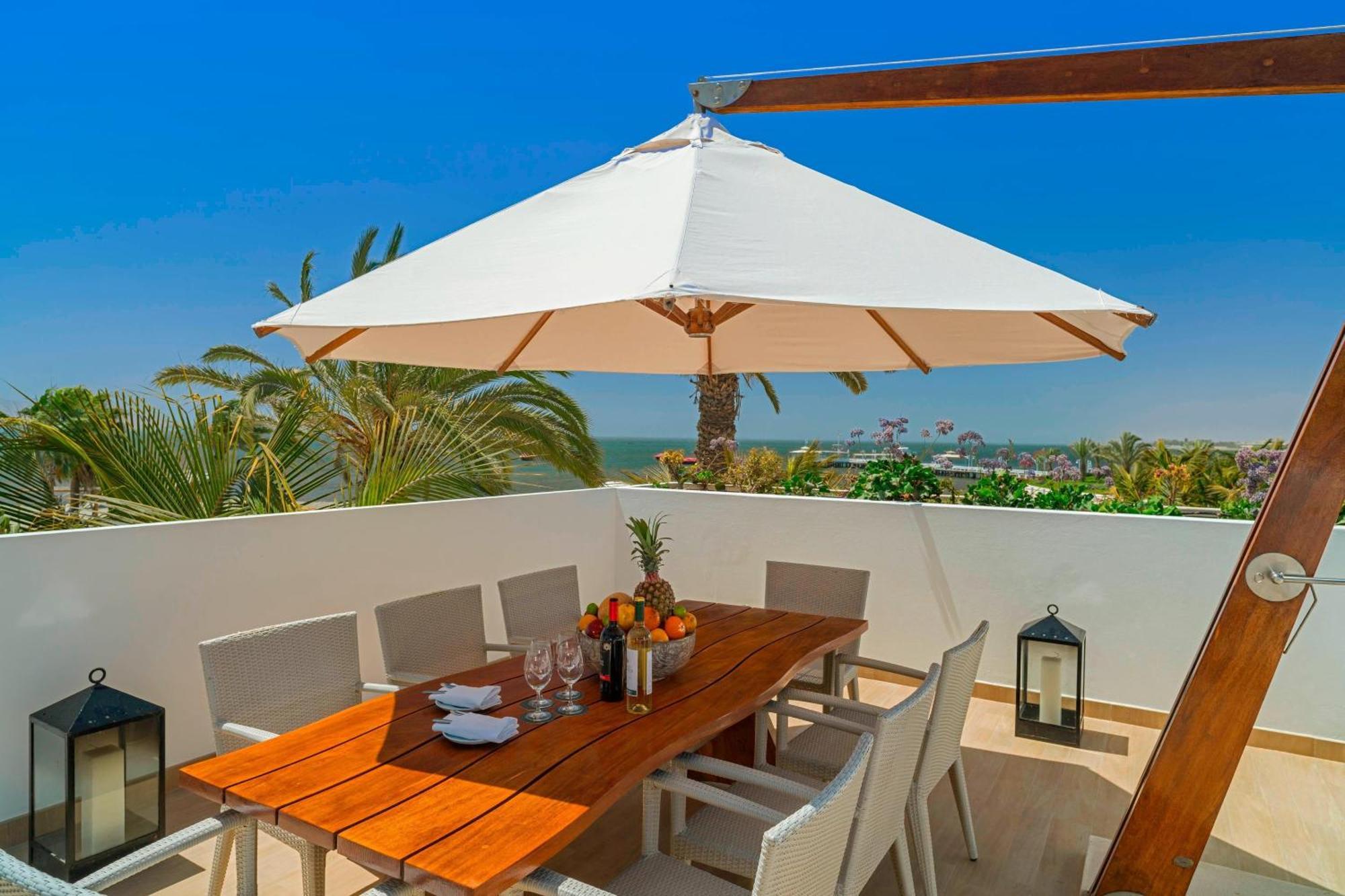 Hotel Paracas, A Luxury Collection Resort, Paracas Ngoại thất bức ảnh A patio umbrella