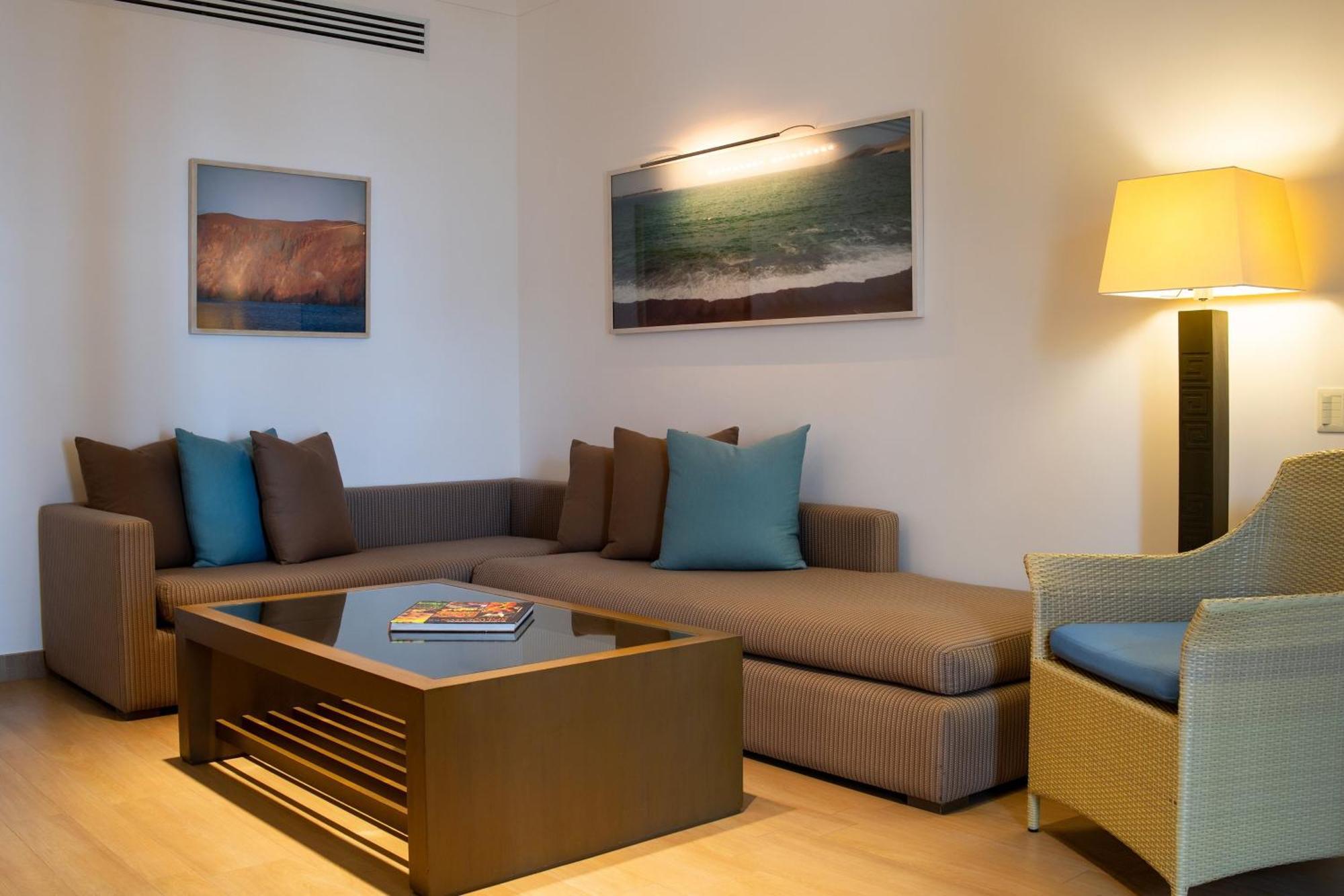 Hotel Paracas, A Luxury Collection Resort, Paracas Ngoại thất bức ảnh A living room at the resort