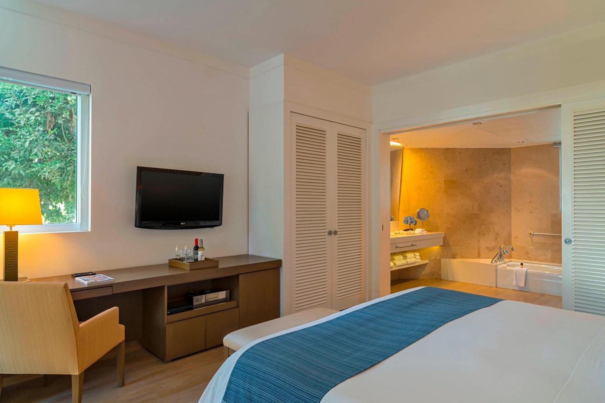 Hotel Paracas, A Luxury Collection Resort, Paracas Ngoại thất bức ảnh A bedroom at the hotel